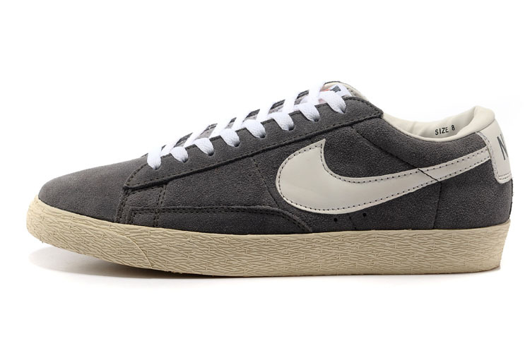 Soldes Chaussure Basket Nike Blazer Cuir Low Pour Homme en Gris